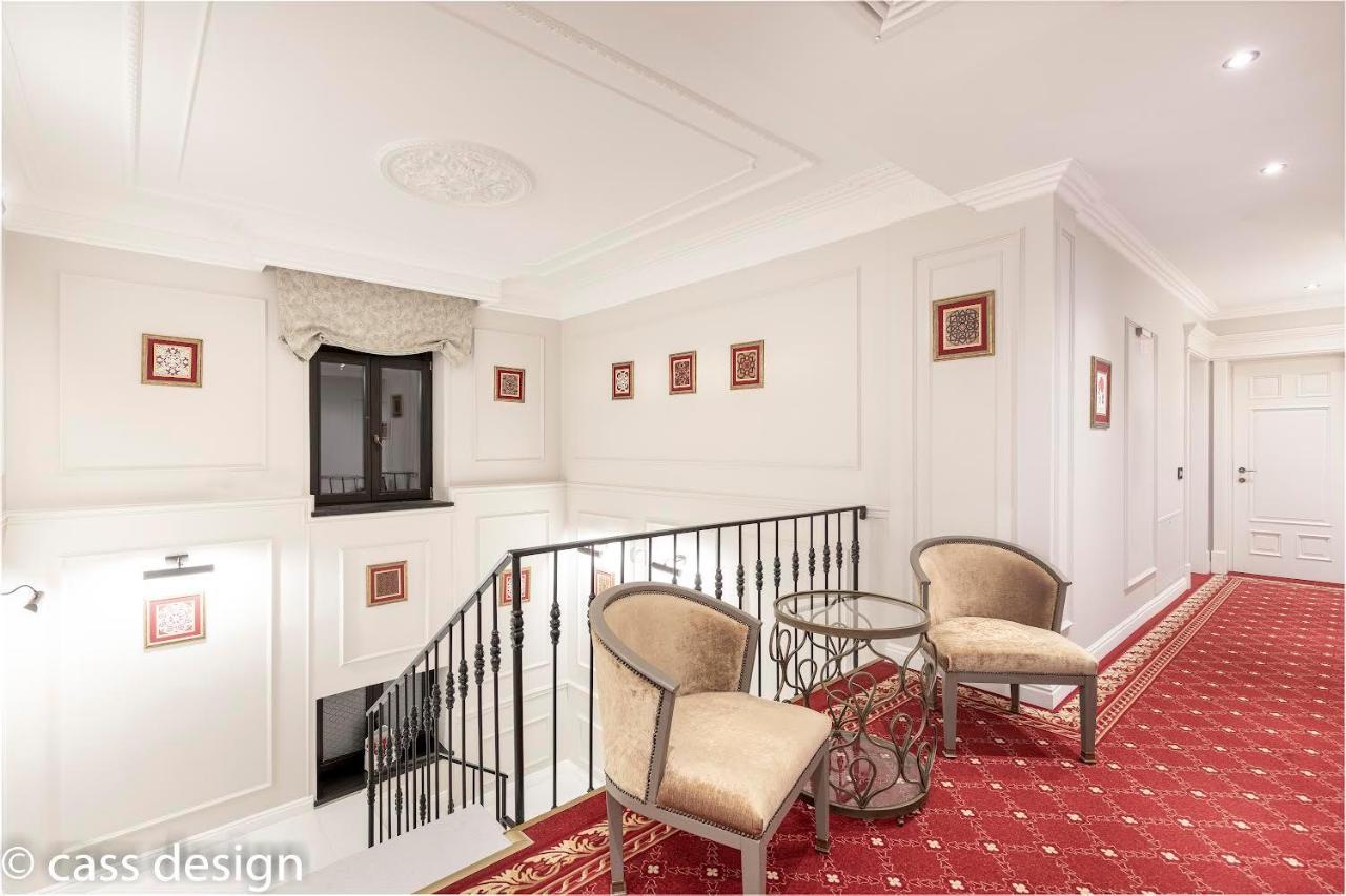 Hotel Versay Baile Herculane Bagian luar foto