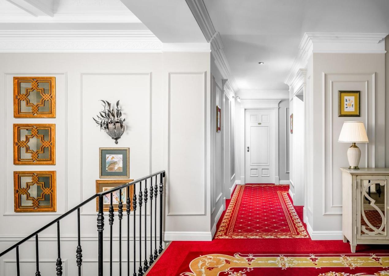 Hotel Versay Baile Herculane Bagian luar foto