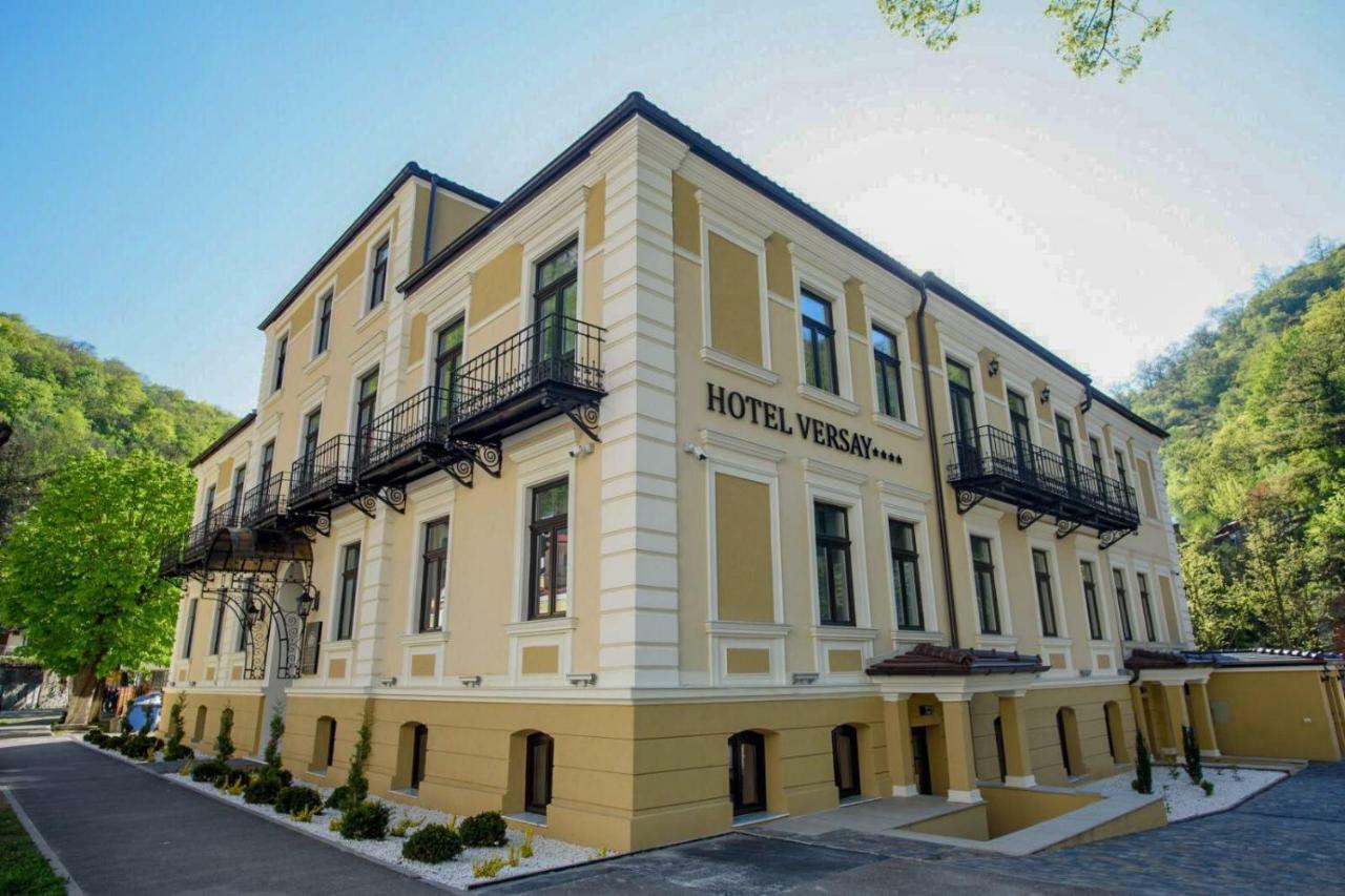 Hotel Versay Baile Herculane Bagian luar foto