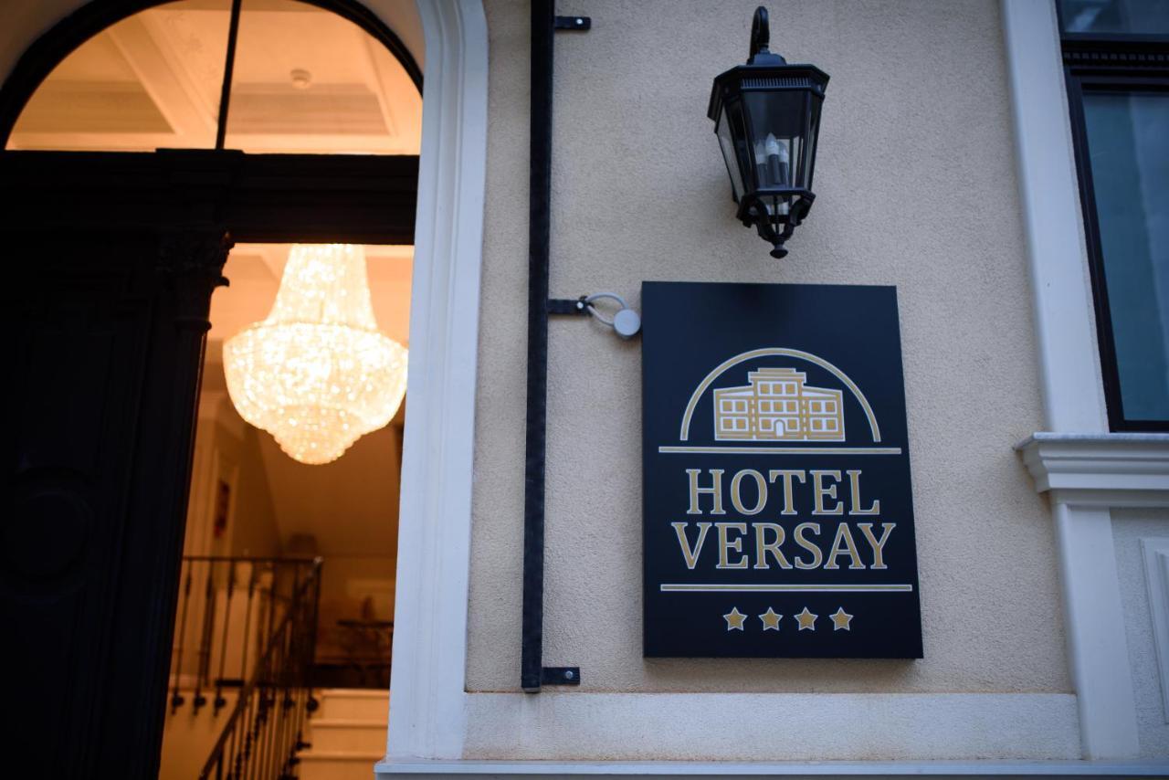 Hotel Versay Baile Herculane Bagian luar foto