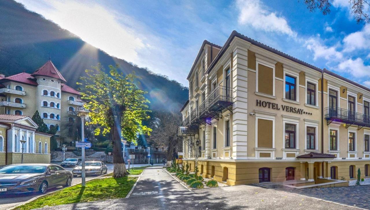 Hotel Versay Baile Herculane Bagian luar foto