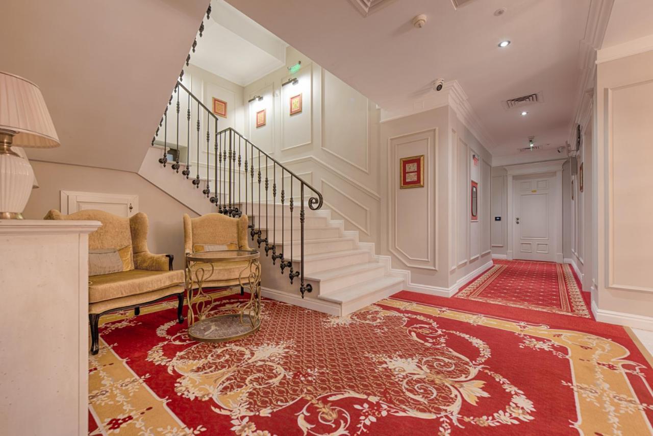 Hotel Versay Baile Herculane Bagian luar foto
